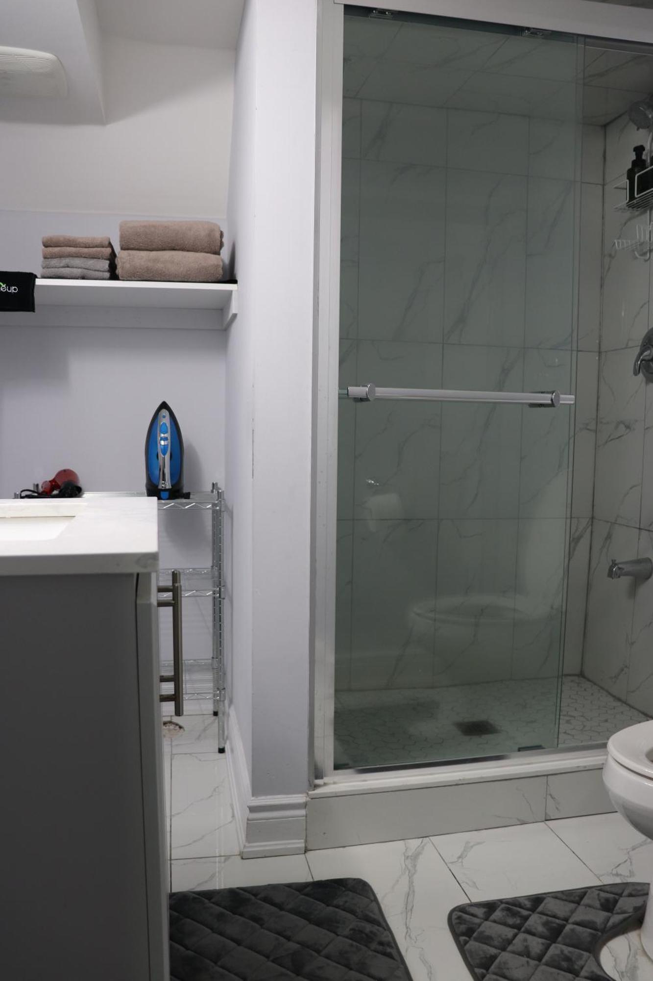 Garden 2 Bedroom Apt - Free Parking Wifi Laundry Workstation 布兰普顿 外观 照片