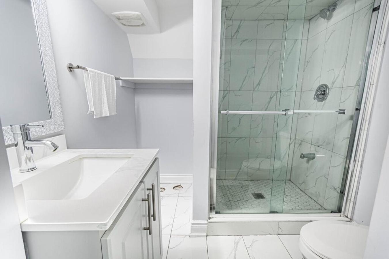 Garden 2 Bedroom Apt - Free Parking Wifi Laundry Workstation 布兰普顿 外观 照片
